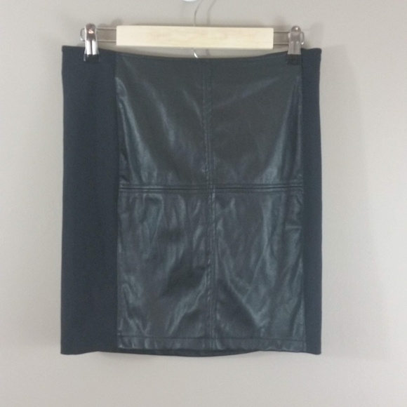 Willow & Clay Mini Skirt Womens Size 6 Vegan Leather NWT Black Y2K Fitted - Picture 1 of 3